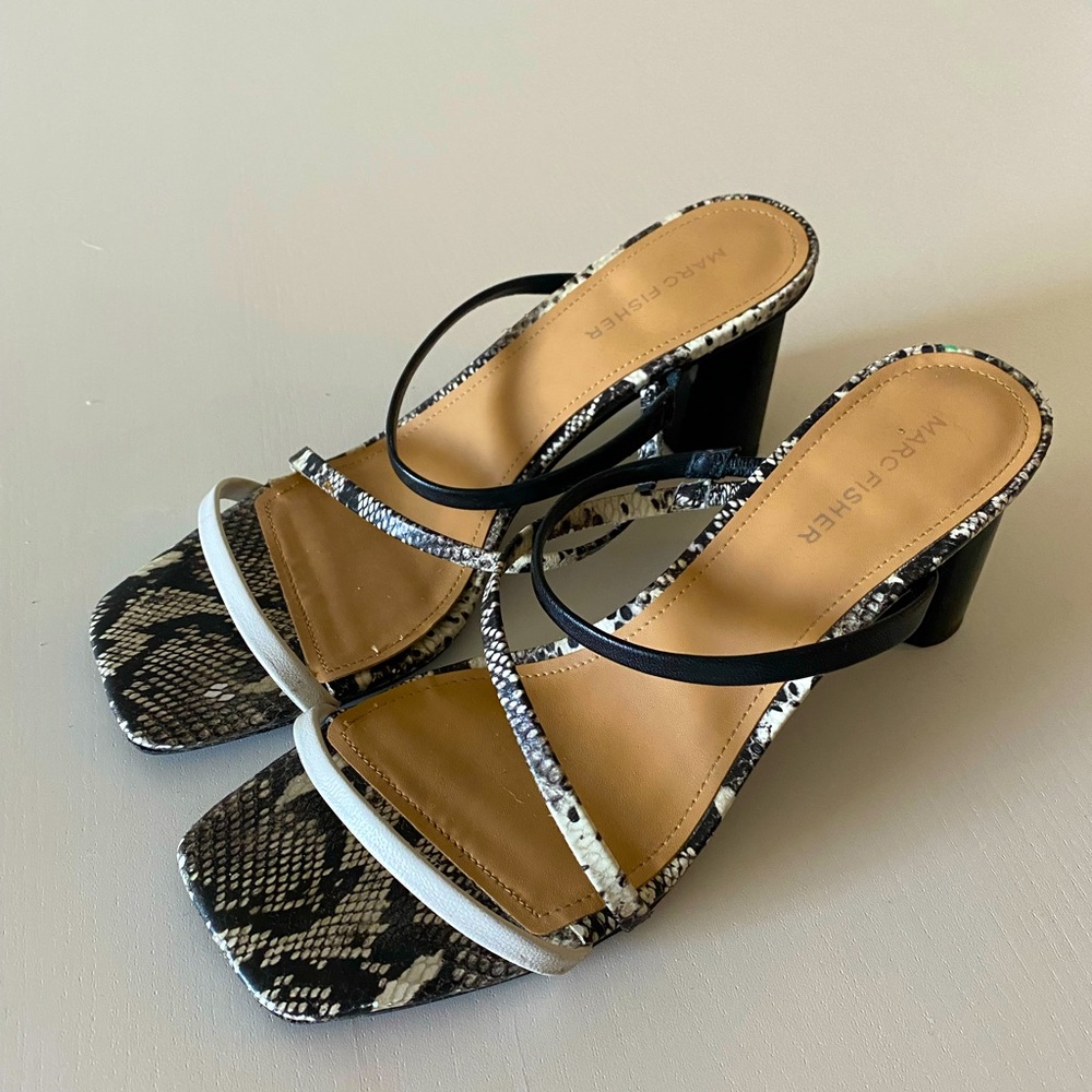 HEELED SANDALS